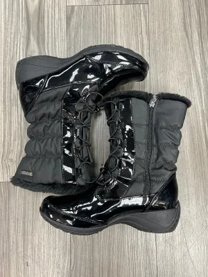 Boots Snow By Khombu In Black, Size: 8