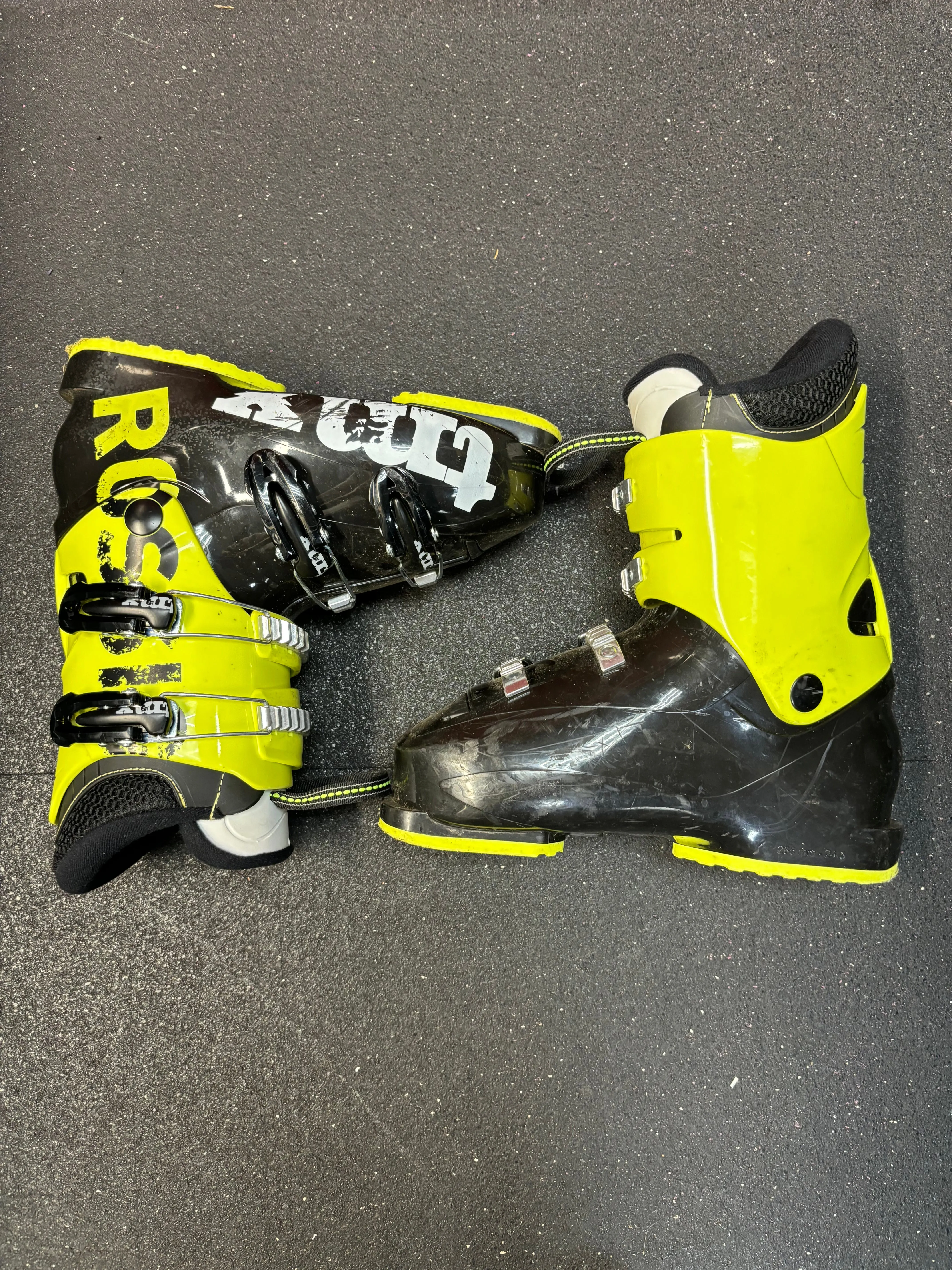 Used Rossignol TMX 285mm Ski Boots