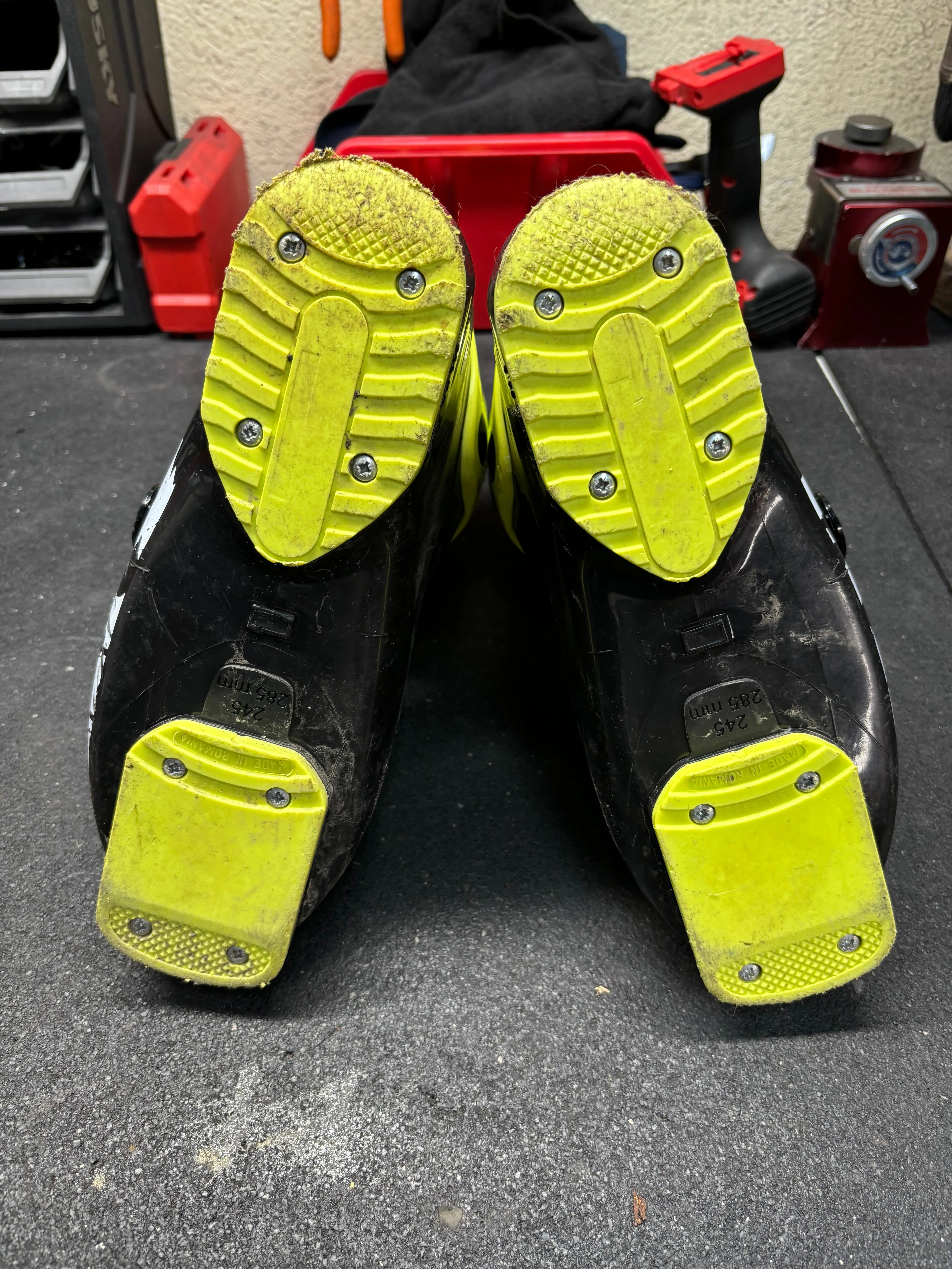 Used Rossignol TMX 285mm Ski Boots