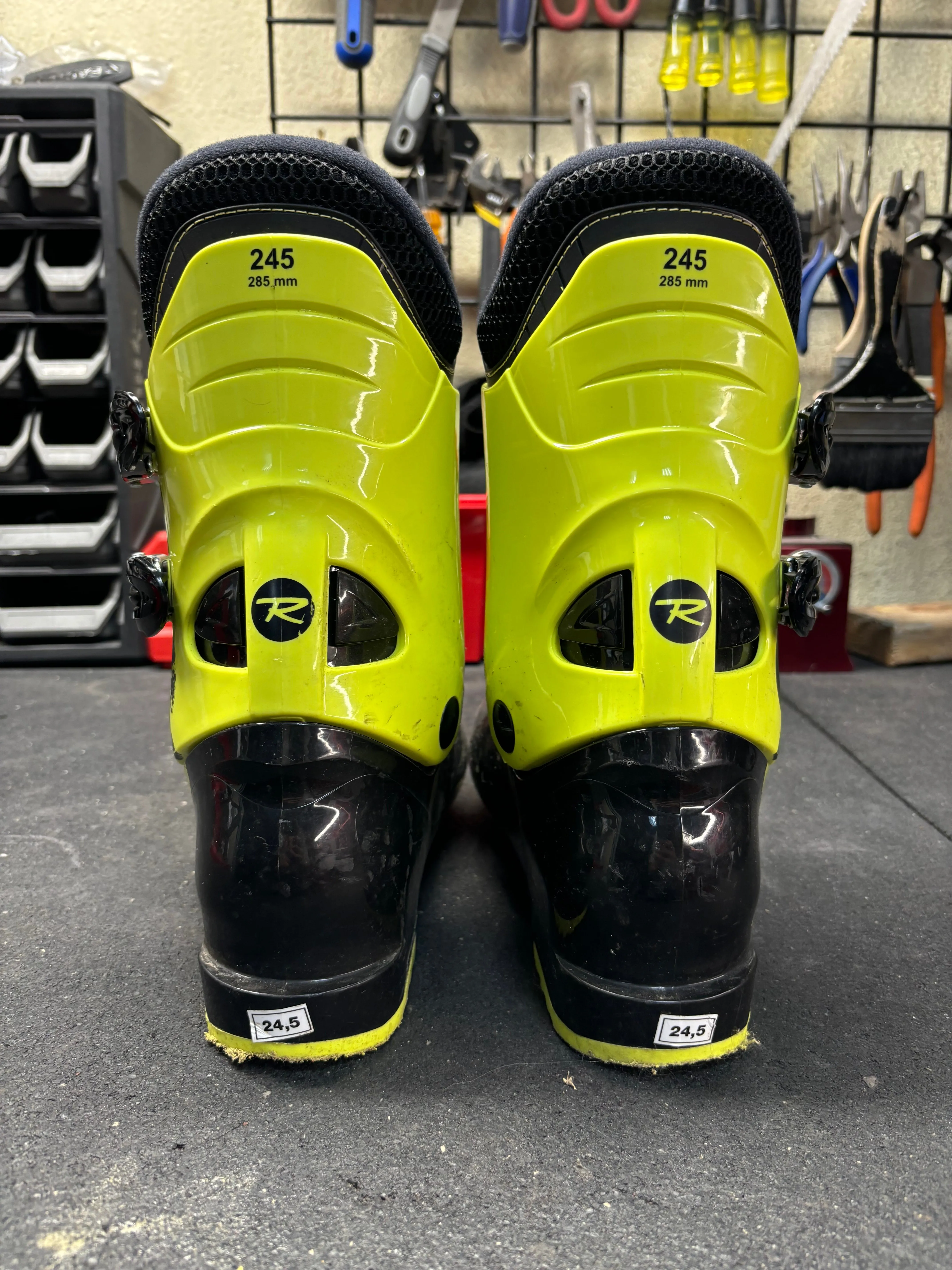 Used Rossignol TMX 285mm Ski Boots